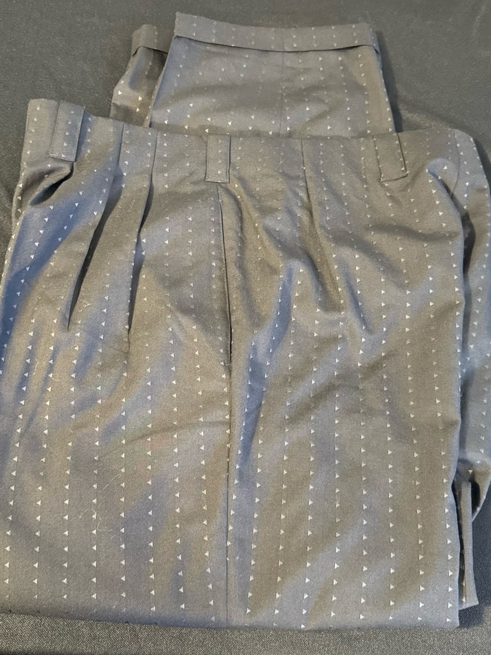Royal Canadian Gray Wool Dress Pants Pleated Triangle Pattern Size 34. Canada 🇨🇦